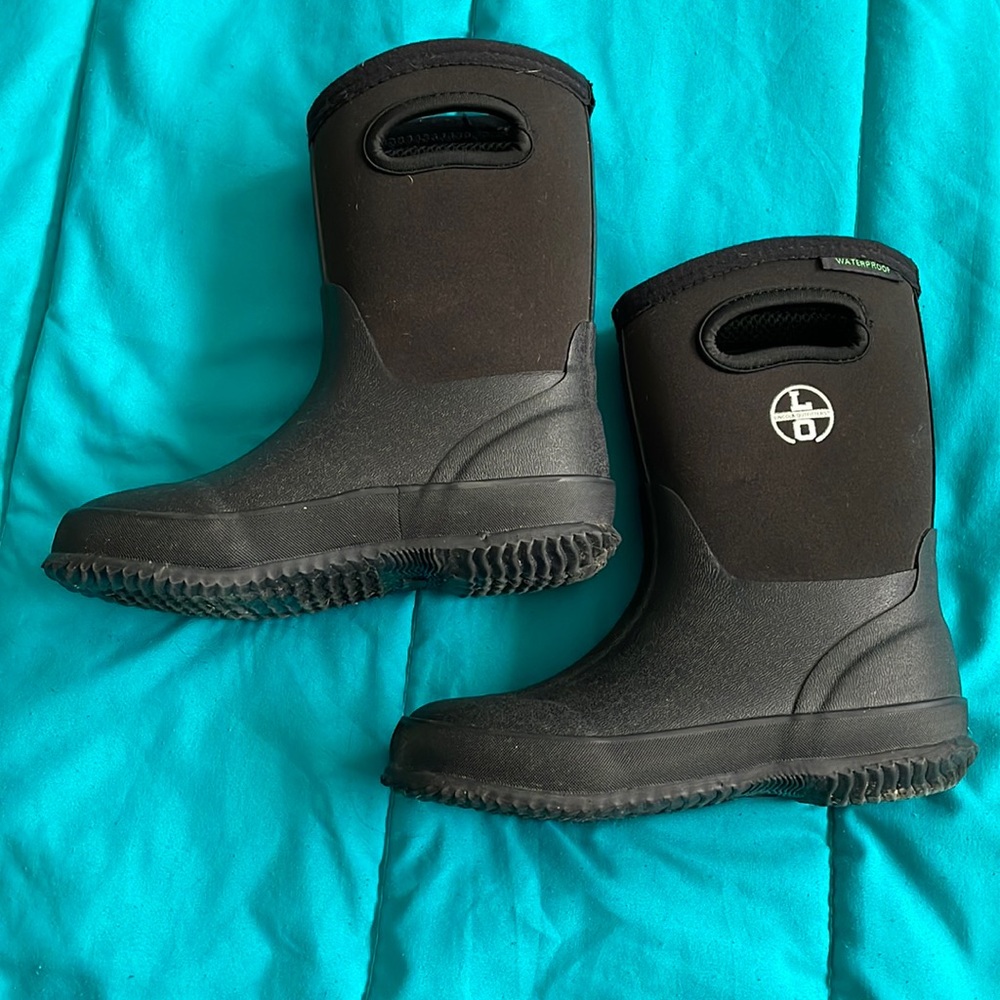 Lincoln outfitters youth boots